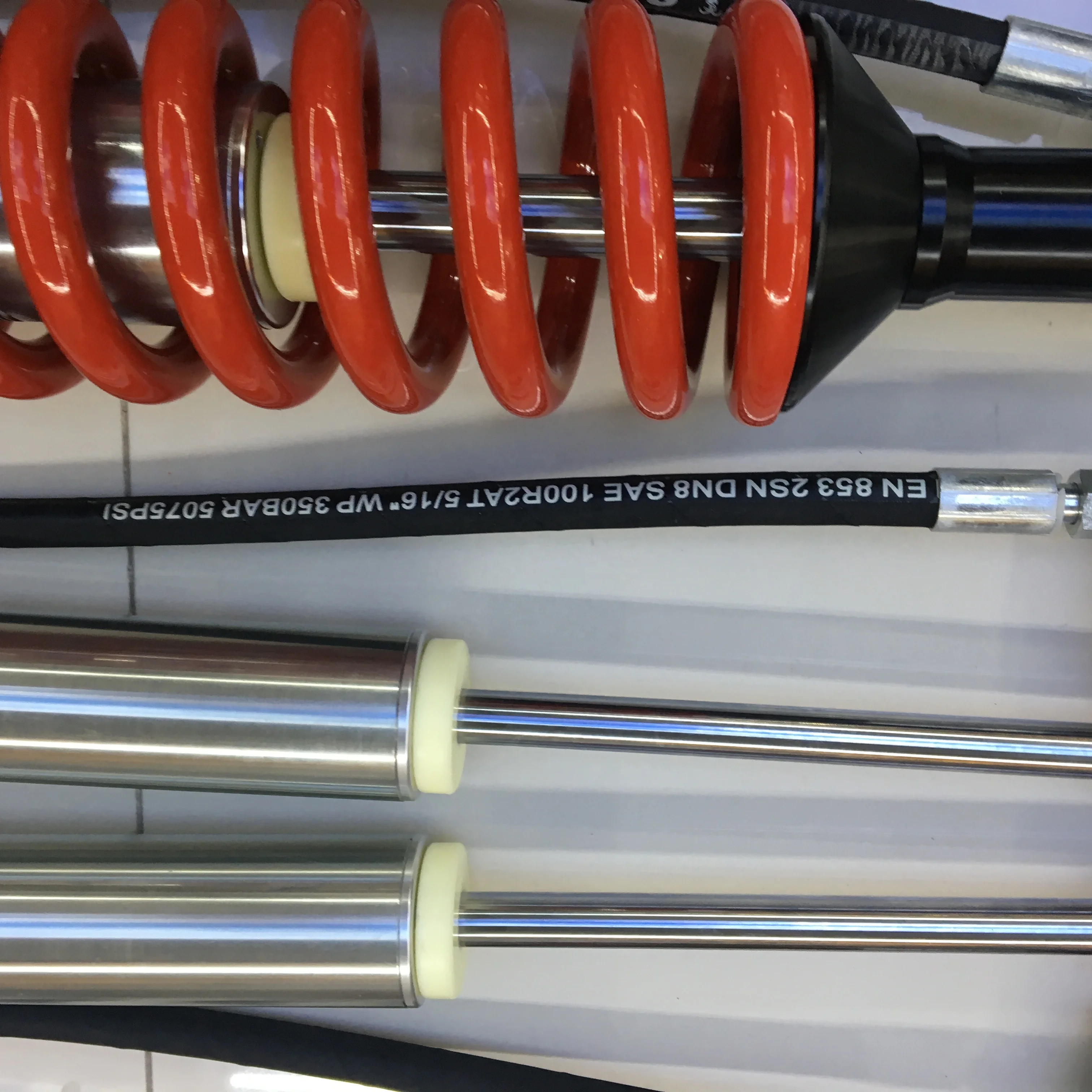 High Quality Adjustable Nitrogen Suspension Shock Absorbers for Tacoma Tundra Hilux Ranger Navara Pickup Available