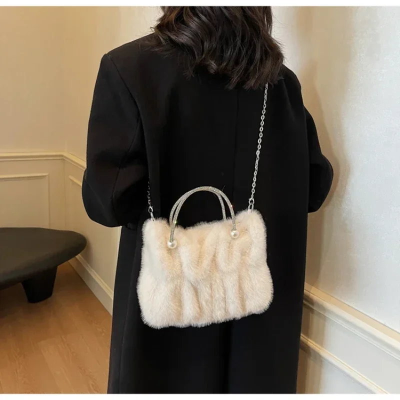 Small Design Plush Bag Female 2024 New Large Capacity Chain Crossbody Bag Hand Fold Fur Bag Bolso Crossbody De Un Hombro