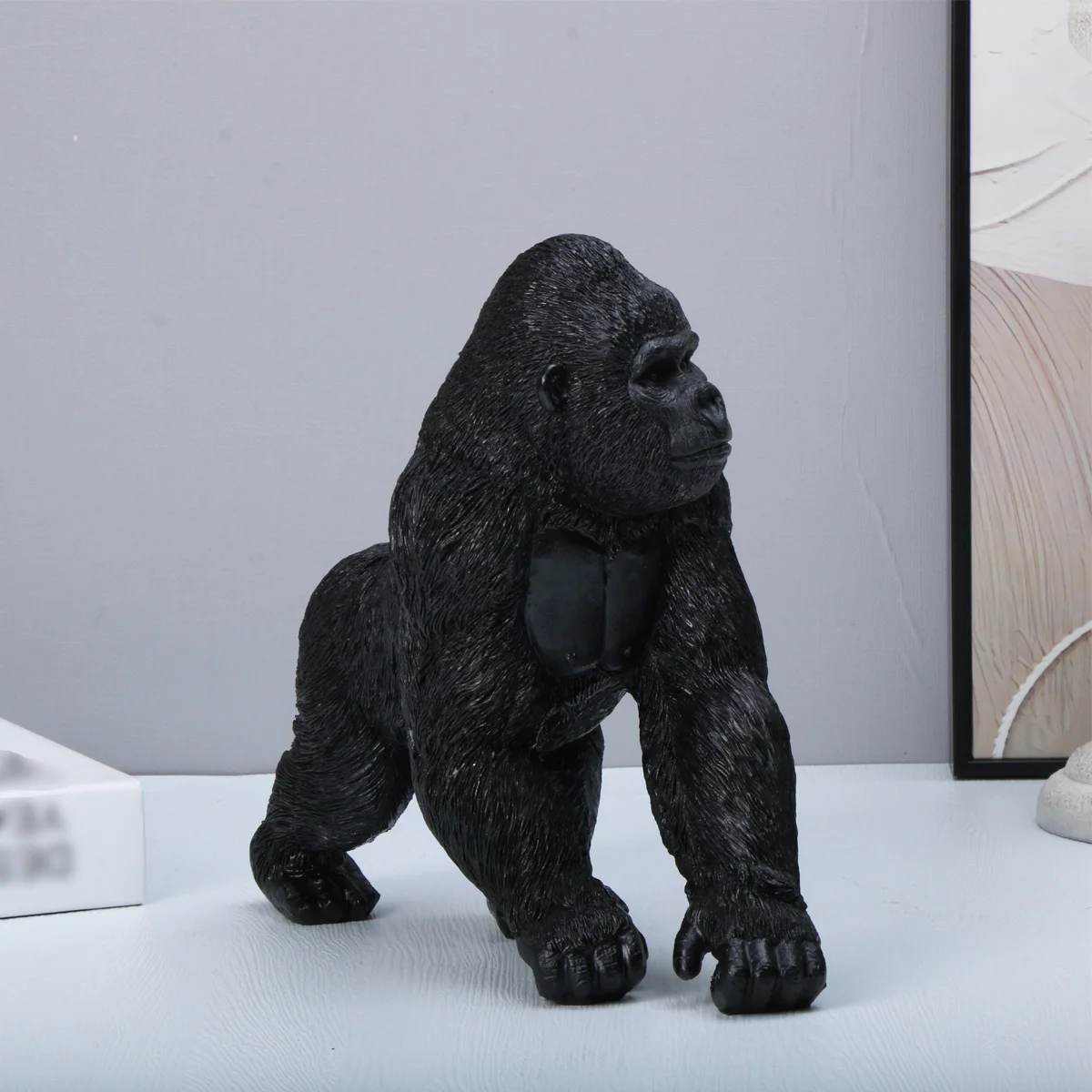 1 pc Resin Gorilla Desktop Decoration, Monkey Statue Decoration, Handmade Decoration Ornament, Office Desktop Decoration