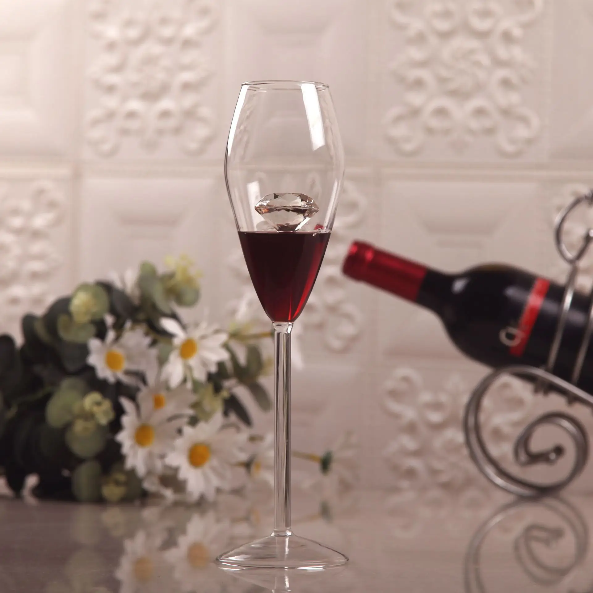 1 PC  220ML Red Wine Goblet Built-in  3D Diamond Transparent Wine Glass Home Bar Party Whiskey Glass Dinner Decoration