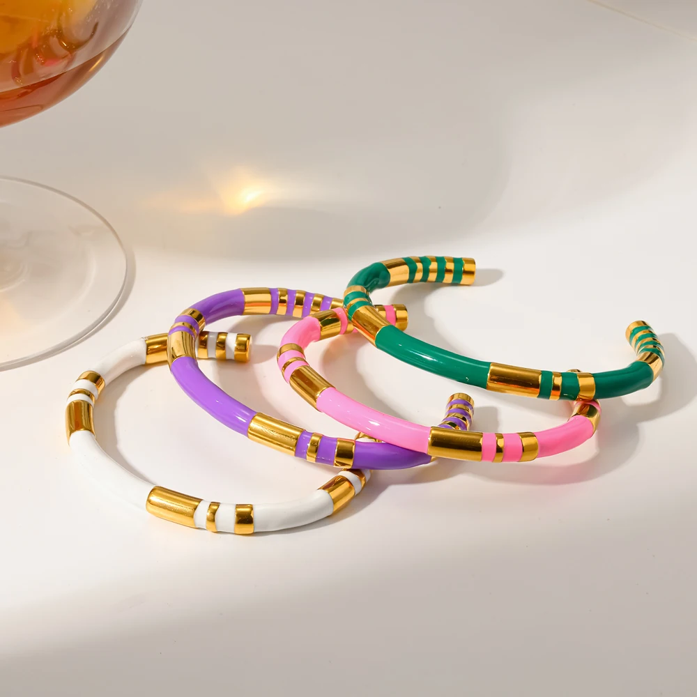 Modisches, farbiges, ölgetränktes, offenes Armband für Damen, aus Edelstahl, ein bezaubernder Schmuck für das Handgelenk, ein ideales Geschenk. – Detail 2