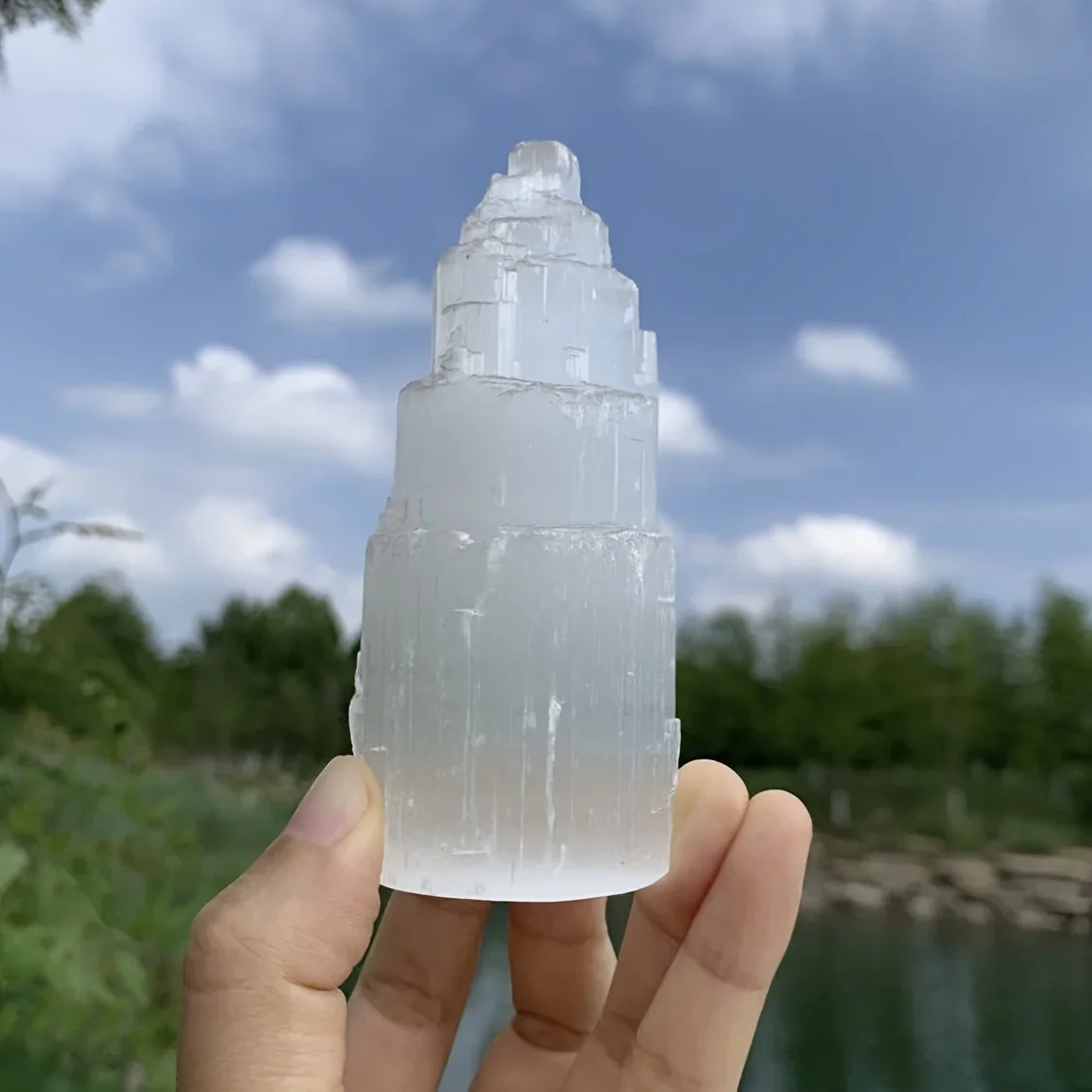 Gypsum crystal tower DIY decoration eliminates negative energy and brings good luck. The first choice for holiday gifts