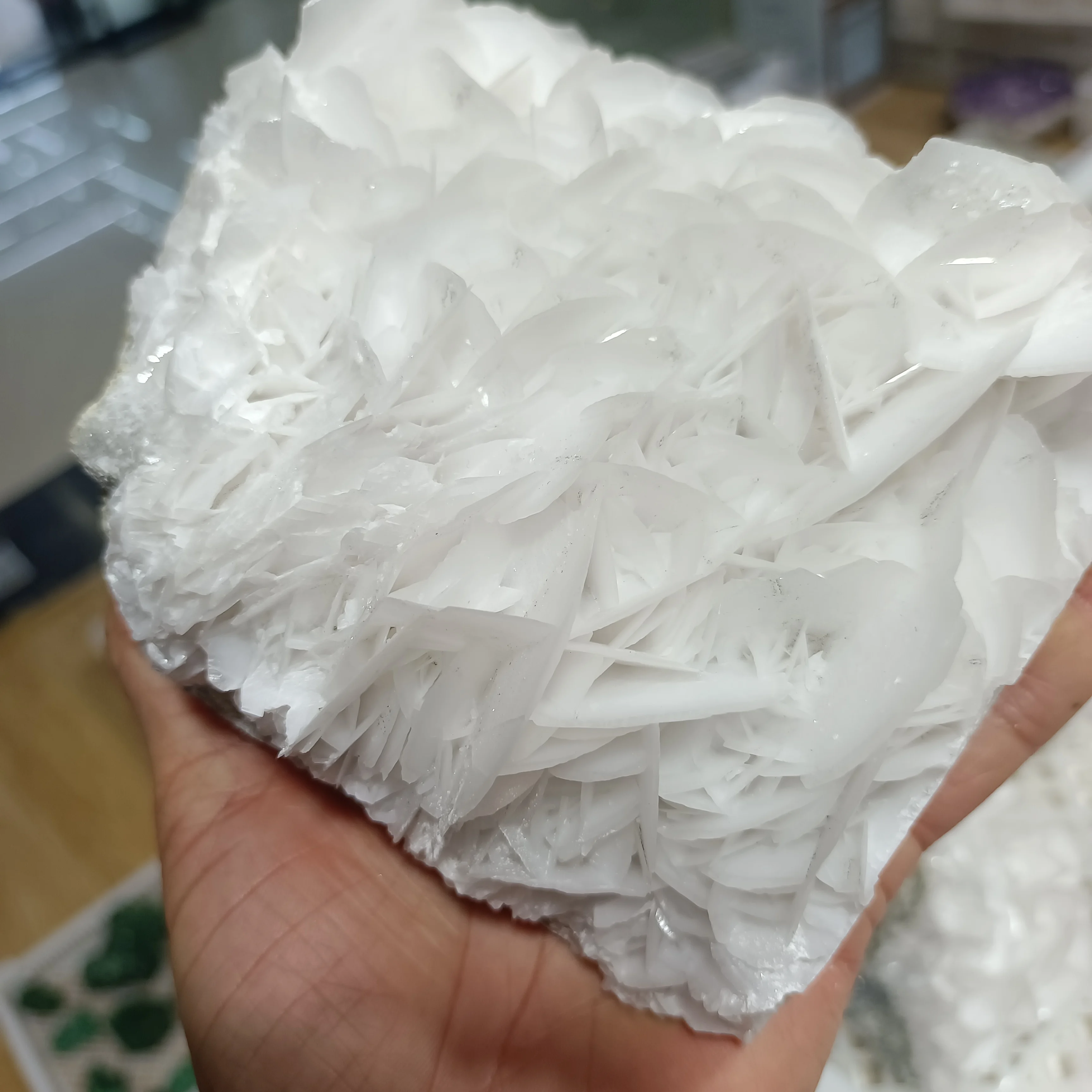 Natural White Rose Fluorescent Manganese Calcite Quartz Crystal Mineral Specimen Reiki Healing Home Degaussing Decorative Gem