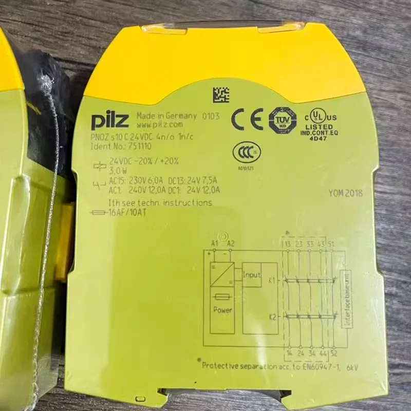 

Free Shipping 751110 750110 750111 PILZ Safety Relay Module Original New