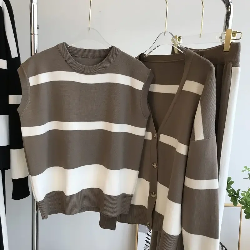 Set da 3 pezzi in maglia da donna casual M alhas Pantaloni a gamba larga Completi Maglieria vintage allentata Cardigan a righe + maglione Canottiere Top completo