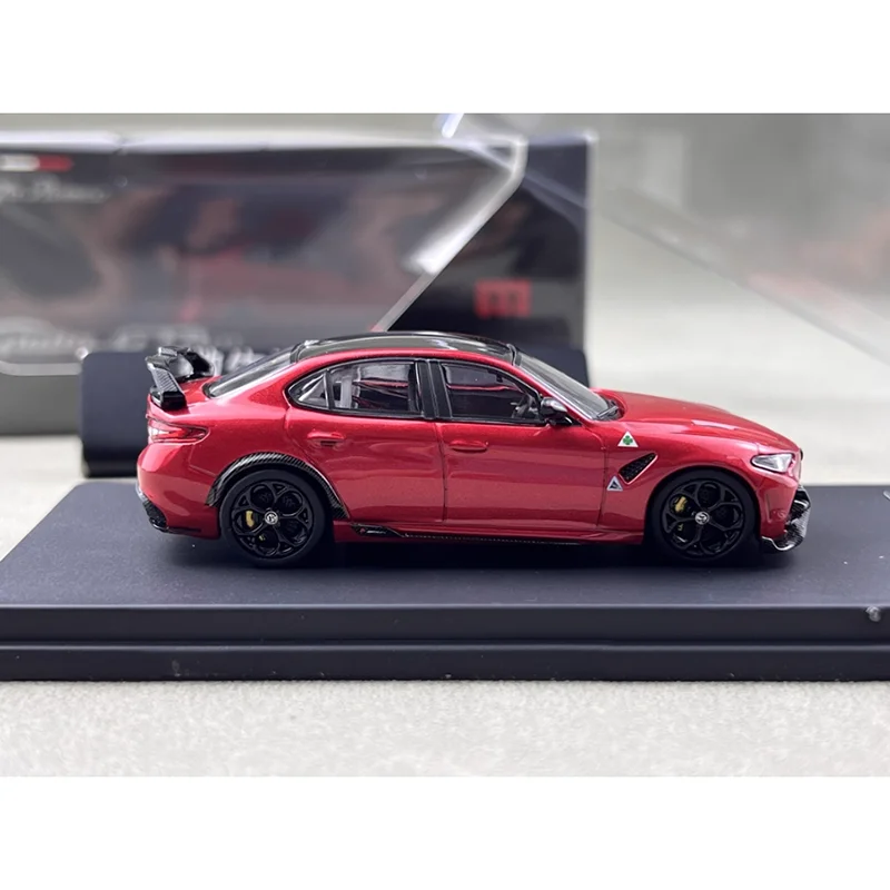 MOTOR GALLERY Diecast 1:64 Alfa GTAM Modello di auto in lega Display statico da collezione Decorazione regalo per le vacanze del ragazzo