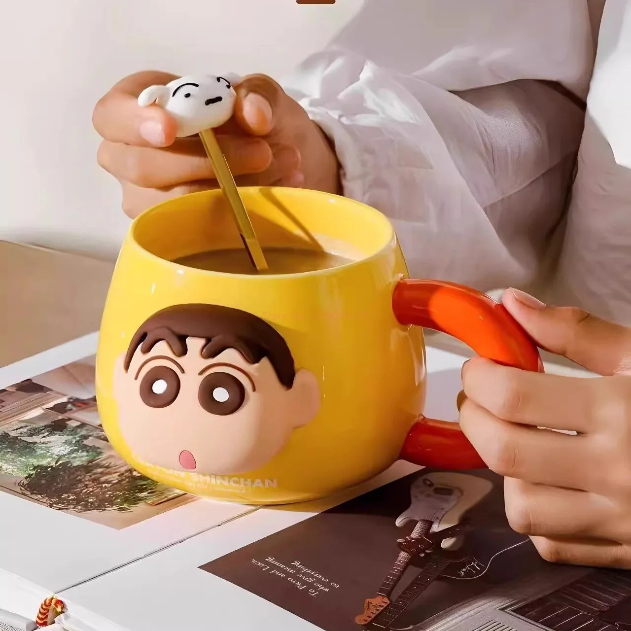 أنيمي تلوين شين تشان حقيقية المغناطيسي القدح لطيف كوب ماء للفتيات هدية عيد ميلاد كوب حليب فنجان القهوة أنيمي الهدايا الطرفية