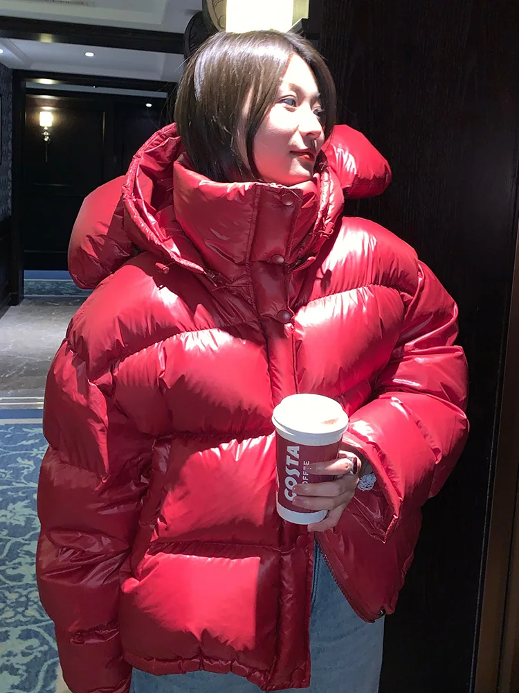 

Красная короткая утепленная женская пуховая куртка в корейском стиле, модная зимняя куртка для повседневной носки, маленький размер, с отстегивающимся капюшоном