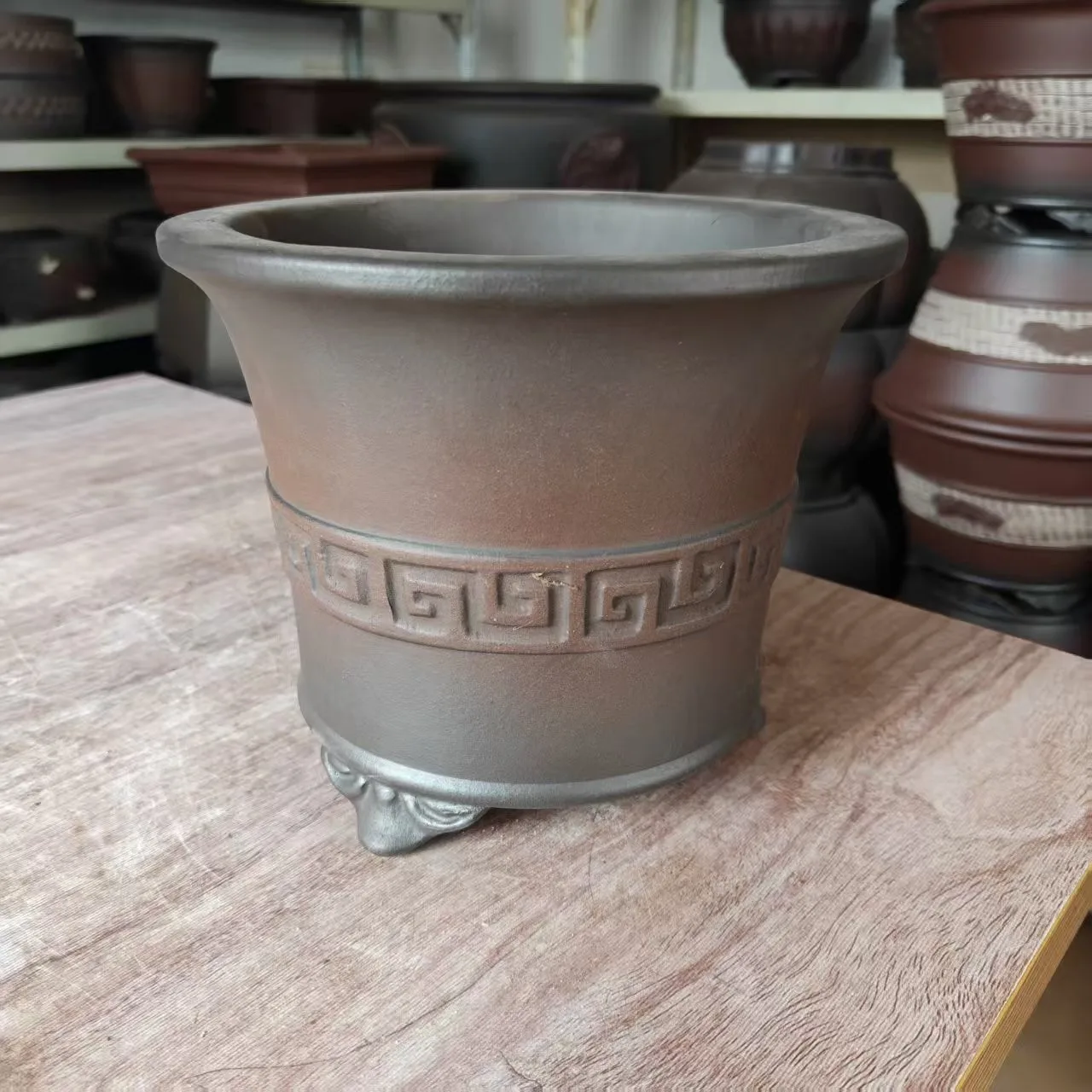 Classic Hand Craved Round Shape Yixing Antique Style High Quality Cascade Pot&Bonsai Pot