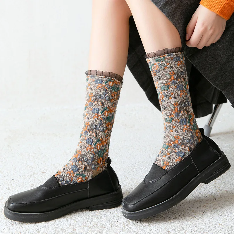 Retro Women Socks Lacework Frilly Ruffle Socks Ethnic Harajuku Ladies Girls Vintage Kawaii Cute Loose Long Socks Japanese Styles