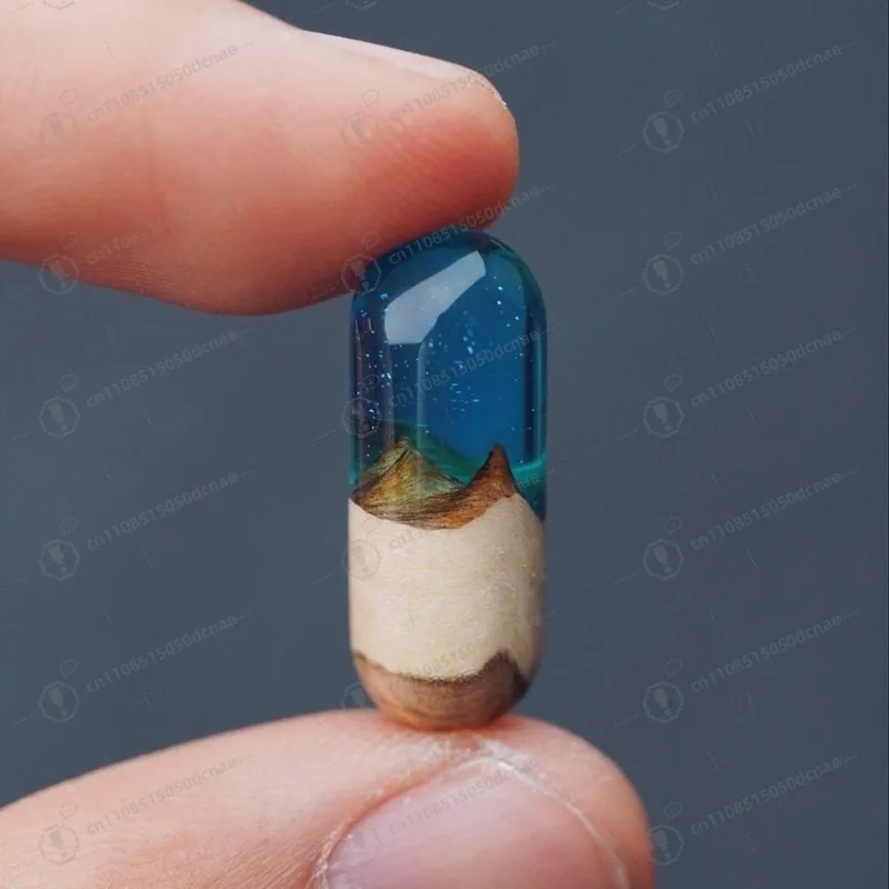 Natural Wood Resin Capsule Pendant Necklace Star Time Pattern Desktop Wearable Jewelry Ornament