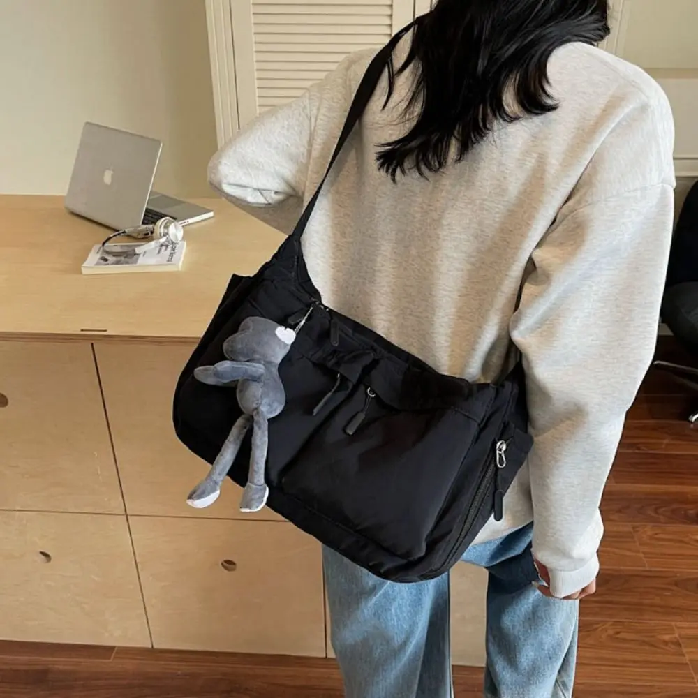 

Lightweight Nylon Tote Bag WaterResistant Casual Design Large Capacity Bag Unisex Style Spacious Capacity Women's Commuting Bag