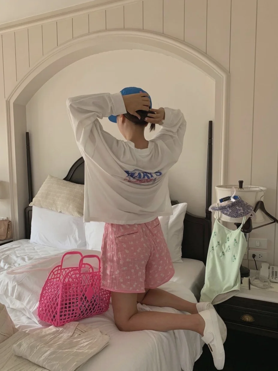 เสื้อยืดผ้าฝ้ายแท้คอกลมพิมพ์ลายด้านหน้าและด้านหลัง สไตล์ลำลองสำหรับผู้หญิง