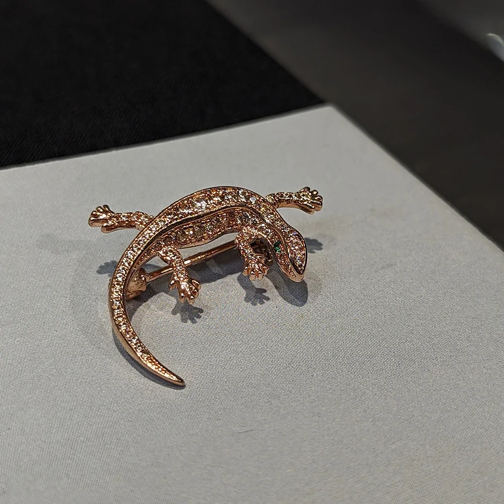 AB/925 Sterling Silver plated Rose Gold Inlaid with natural Zircon Lizard Shape Design Clothing Pin Jewelry Brooch.