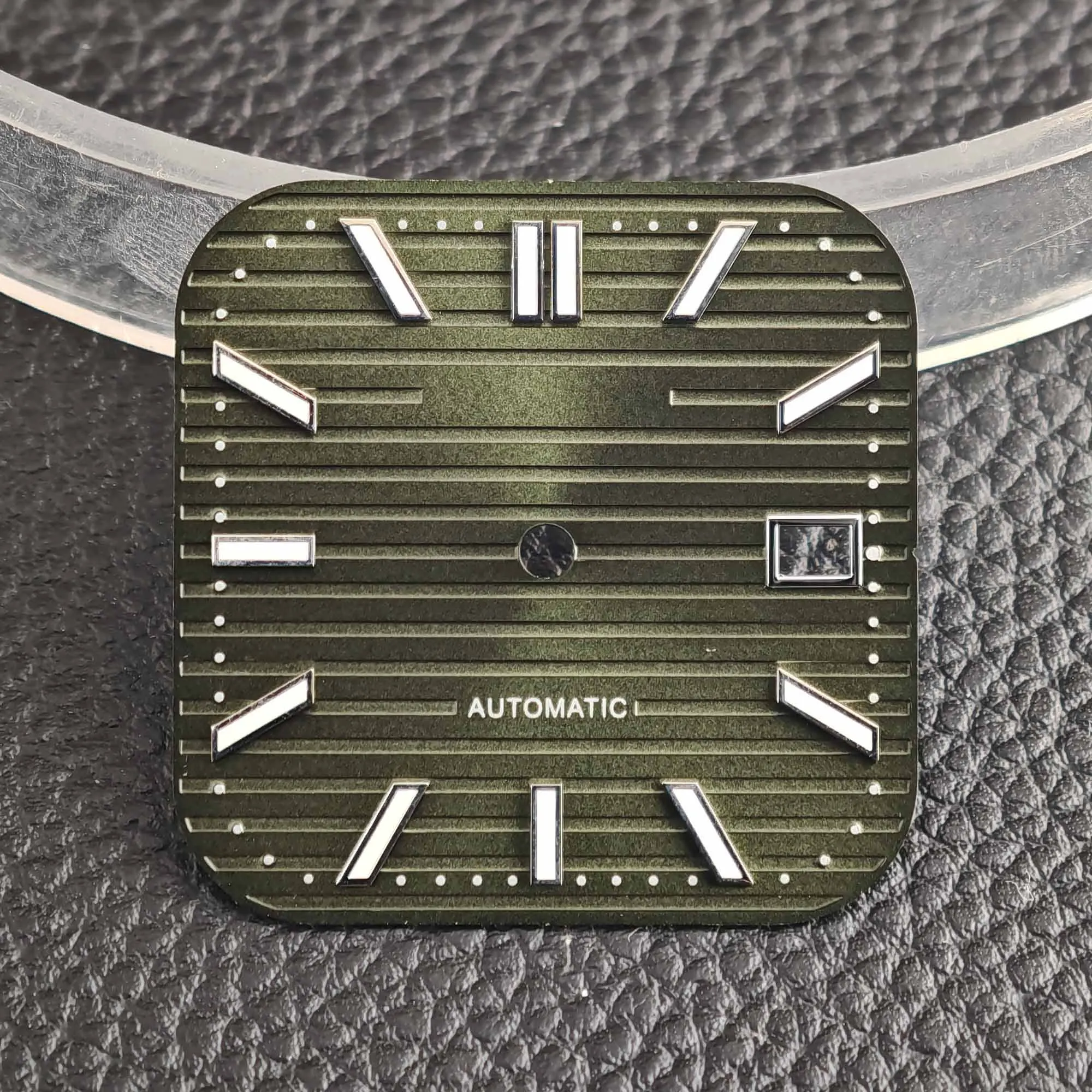 29.5 مللي متر مناسب لقرص الساعة NH35 المربع باللون الأخضر المضيء والمؤشر مناسب لقطع غيار ساعة الحركة NH35