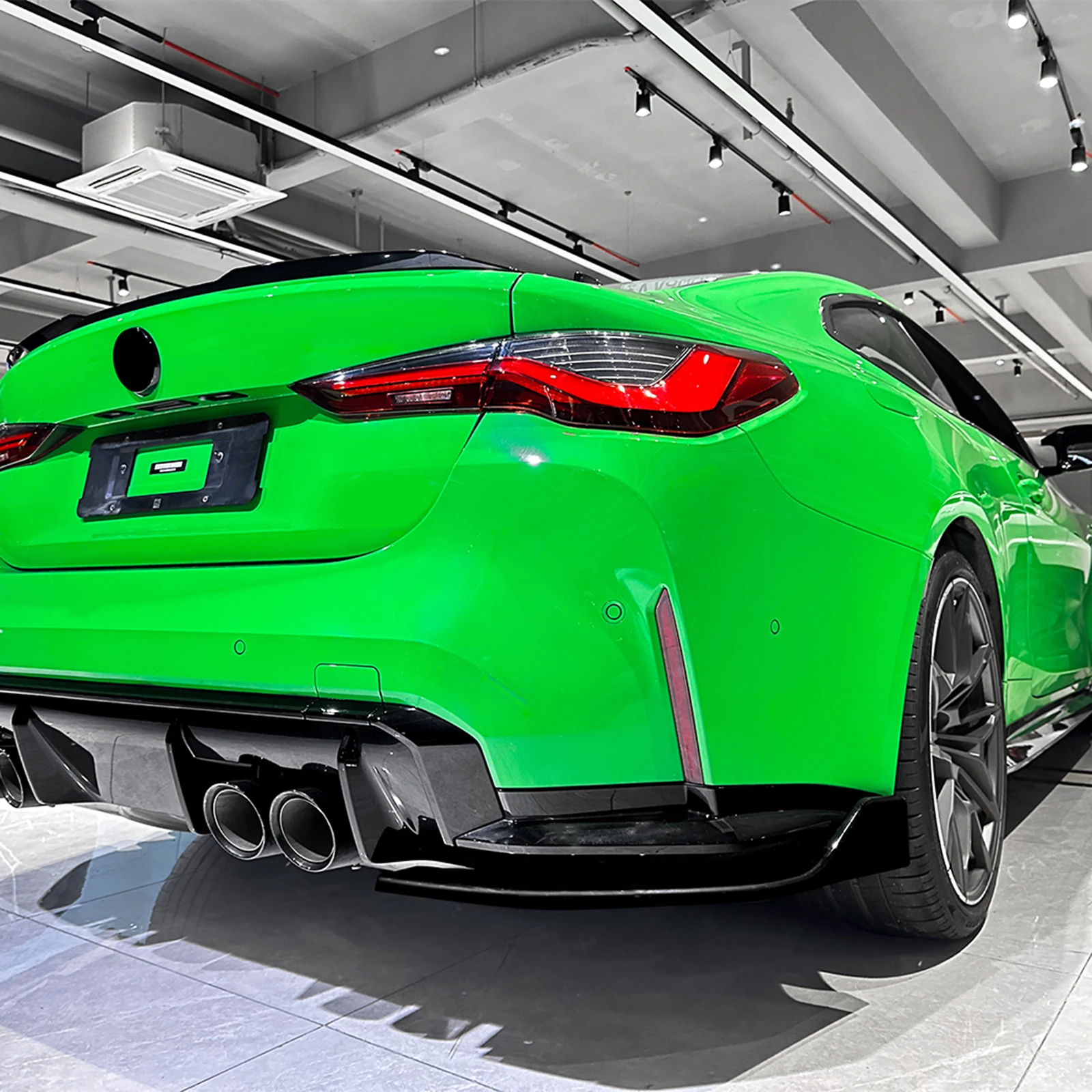 

Carbon Fiber Look/Gloss Black Splitter Guard Canard For BMW M4 G82 G83 2021-2026 Rear Bumper Diffuser Lower Spoiler Cover Lip
