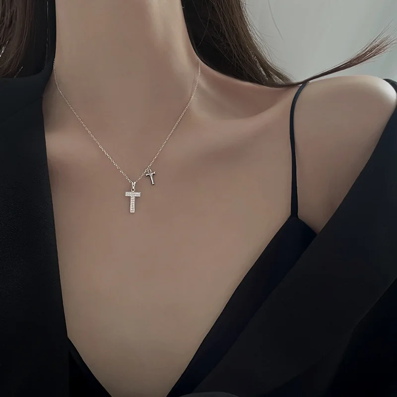 Nouveau collier de clavicule pour femme, design original en forme de T orné de zirconium, style luxueux et tendance.