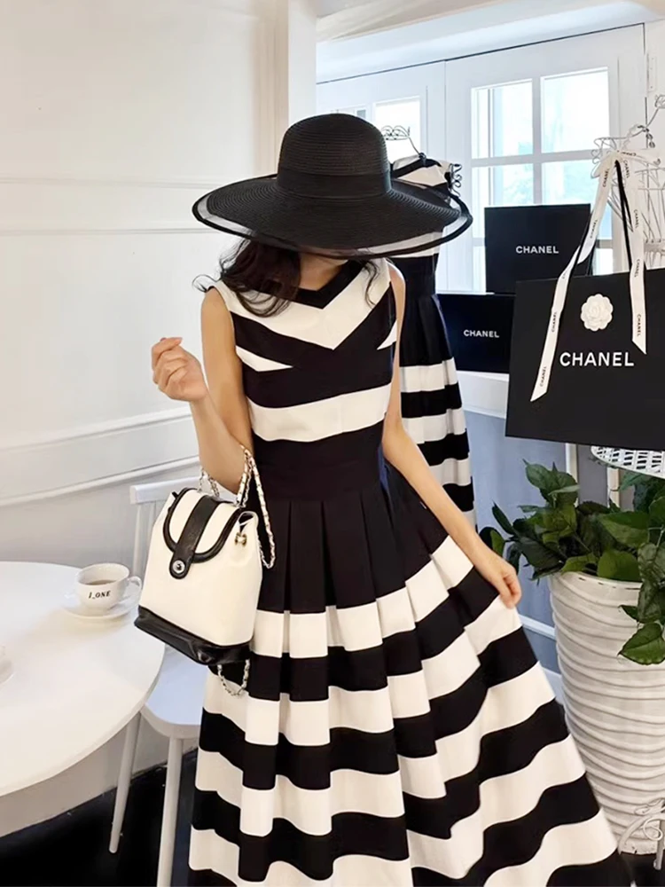 Chic Summer Hepburn… - image