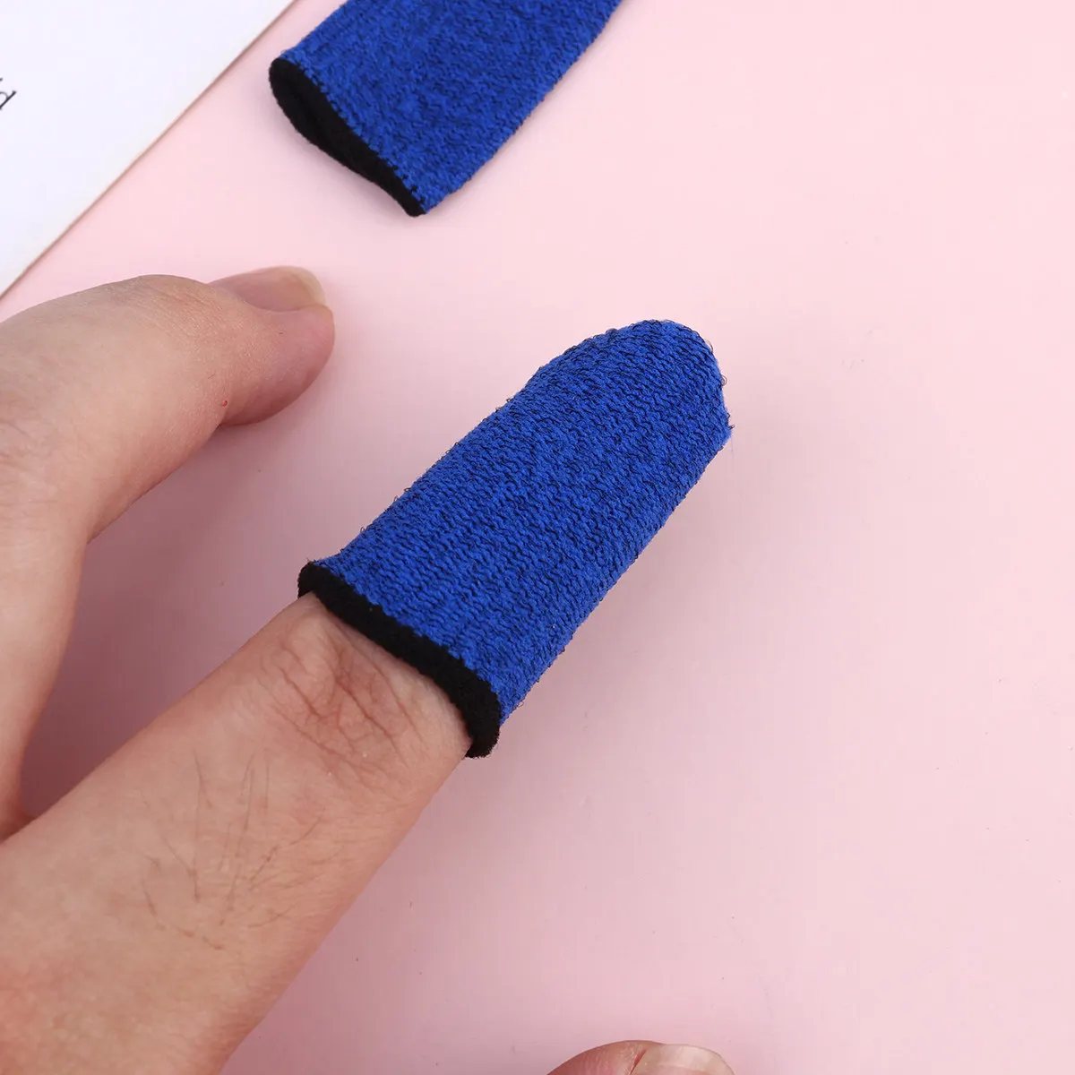 10Pcs Touchscreen Gaming Finger Covers Sweat-Kicking Conductive Fabric Breathable Oil-Proof Non-Slip Mobile Phone Game Accessory
