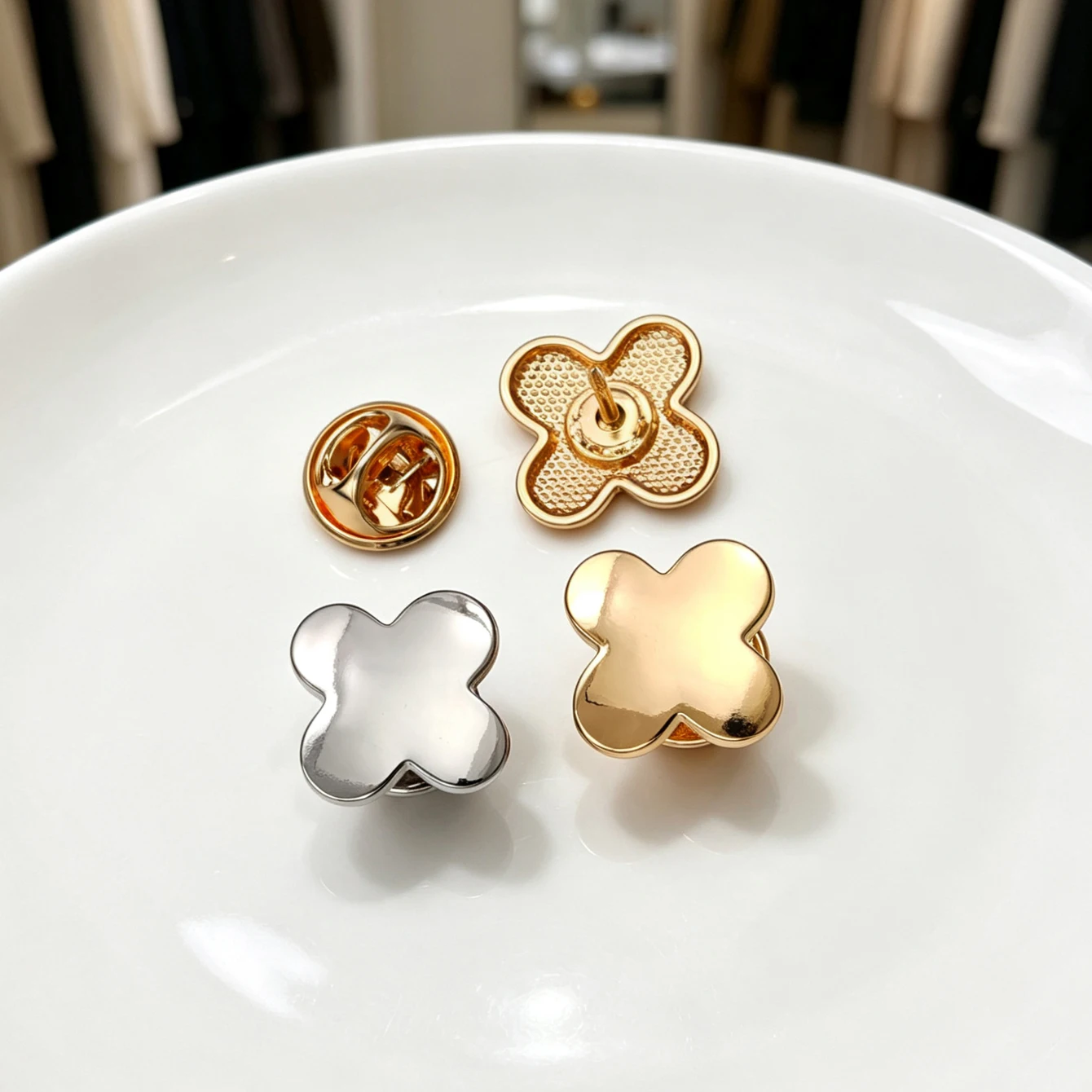 8PCS Luxury Four-leaf Clover Metal Pin Buckle No-sew Anti-light Chest Pin Buckle Shirt Collar Fixed Decorative Buckle