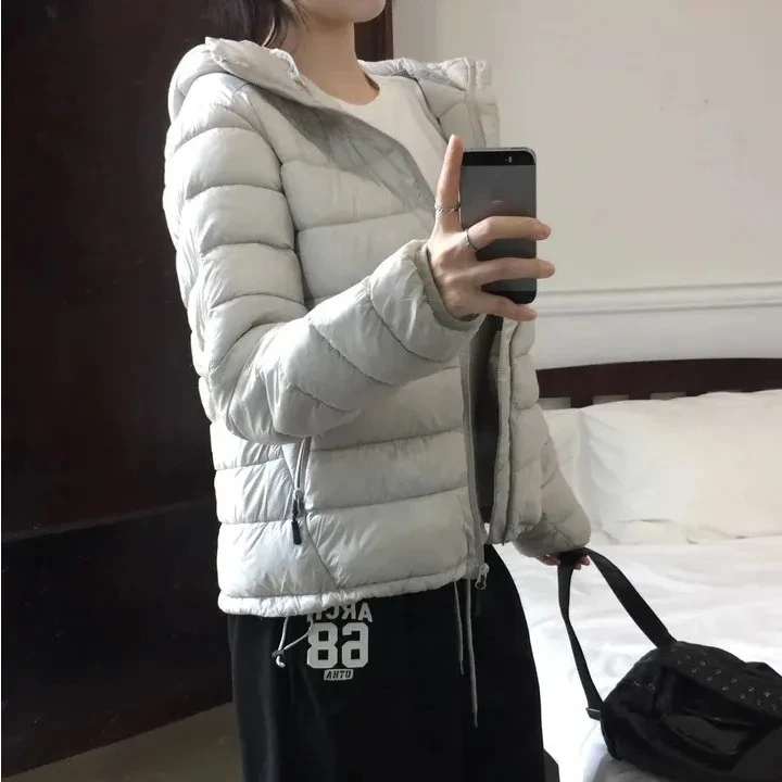 

Легкий пуховик с капюшоном из белого утиного пуха 90, женский короткий стиль, новый стиль зимы 2025 года