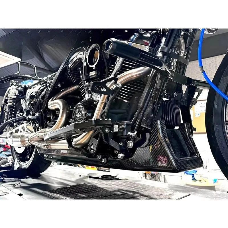 Black3 121/117 Touring Motorcycle Carbon Fibre Skid Plate Protective Engine Guard Plate for 2017-later Road Glide Body Systems