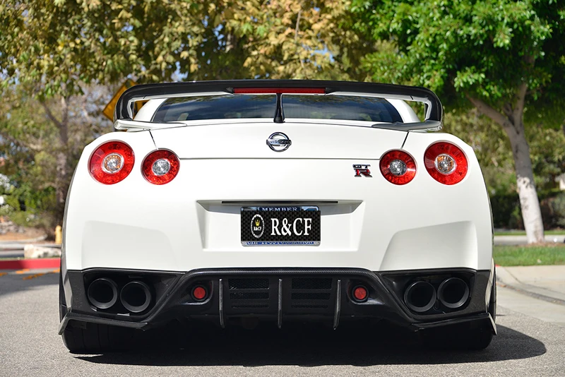 For 2008-11 Nissan Skyline GTR R35 CBA WD style carbon fiber rear diffuser with reflectors