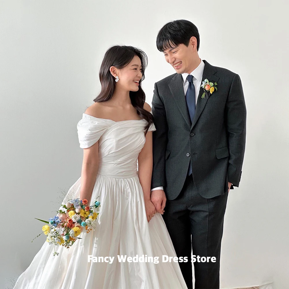 

Fancy Simple Off Shoulder Wedding Dress Korea Photo Shoot Short Sleeve Taffeta Bridal Gown A Line Floor Length Bridal Dresses