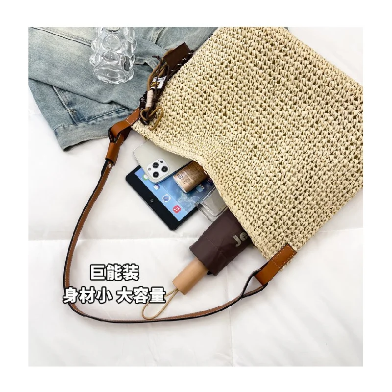 

Elegant Classic Crossbody Handbag Vintage Leather For Leisure Women High-End Capacity Letter Design