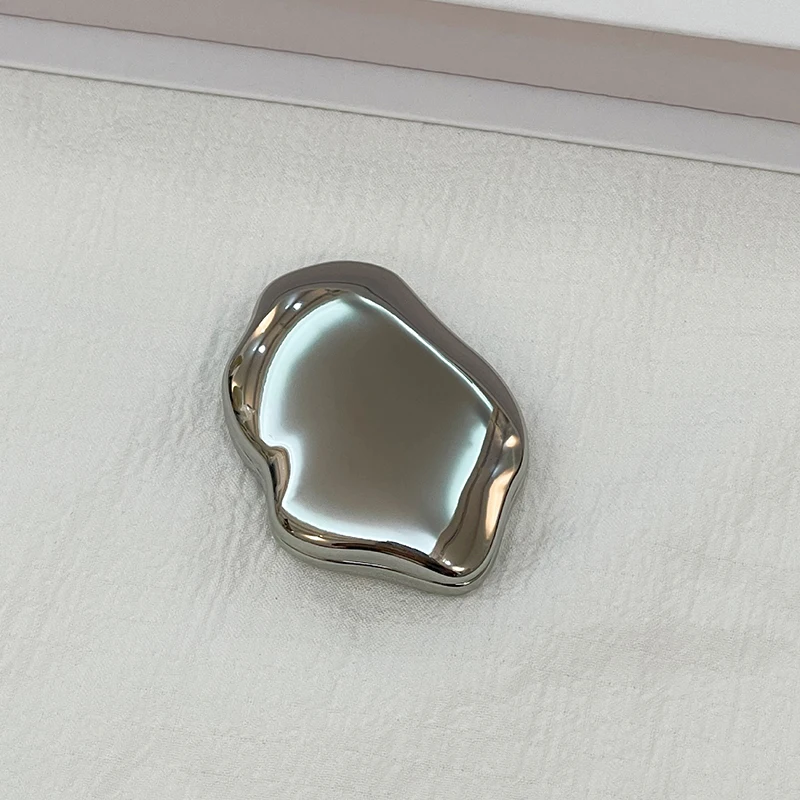 มือถือรูปหัวใจแต่งหน้ากระจกมินิไม่เปราะบางแบบพกพาสองด้านกระจกขนาดเล็กน่ารักพับซ่อมกระจก