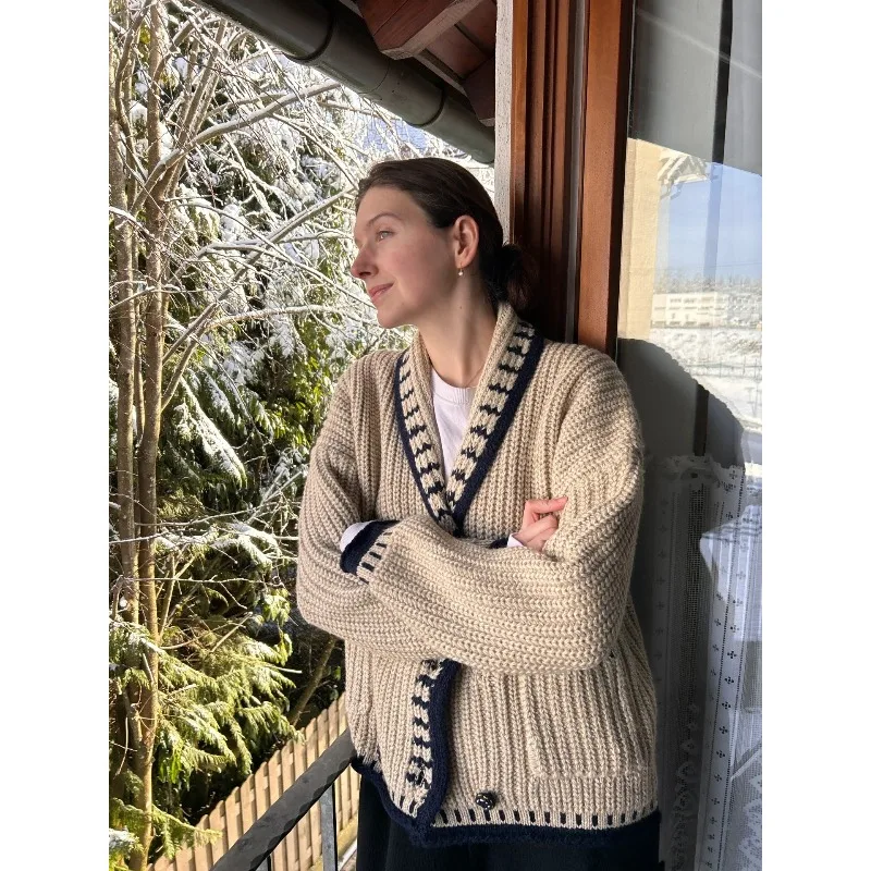 

Двубортный шерстяной вязаный кардиган, женский высококачественный свитер в минималистском стиле, свободная и толстая зима 2025 г.