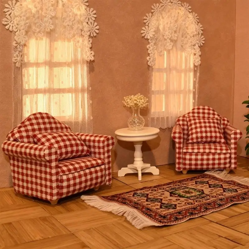 

1:12 Scale Doll House Miniature Sofa With Wooden Frame And Soft Fabric Pillow For Realistic Living Room Scene Display A2UB