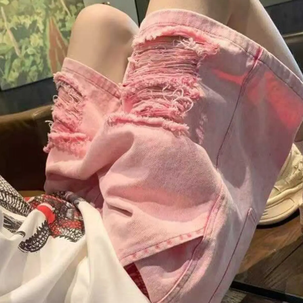 

Черно-розовые рваные джинсы, шорты, мужские летние брюки в американском стиле допамина, свободные повседневные шорты с пятью точками среднего размера