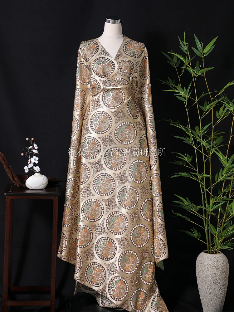 100%silk Central Asian Silk Road Tang Dynasty Historical Restoration of Silk Brocade Jacquard Fabric to Deer Pattern Brocade