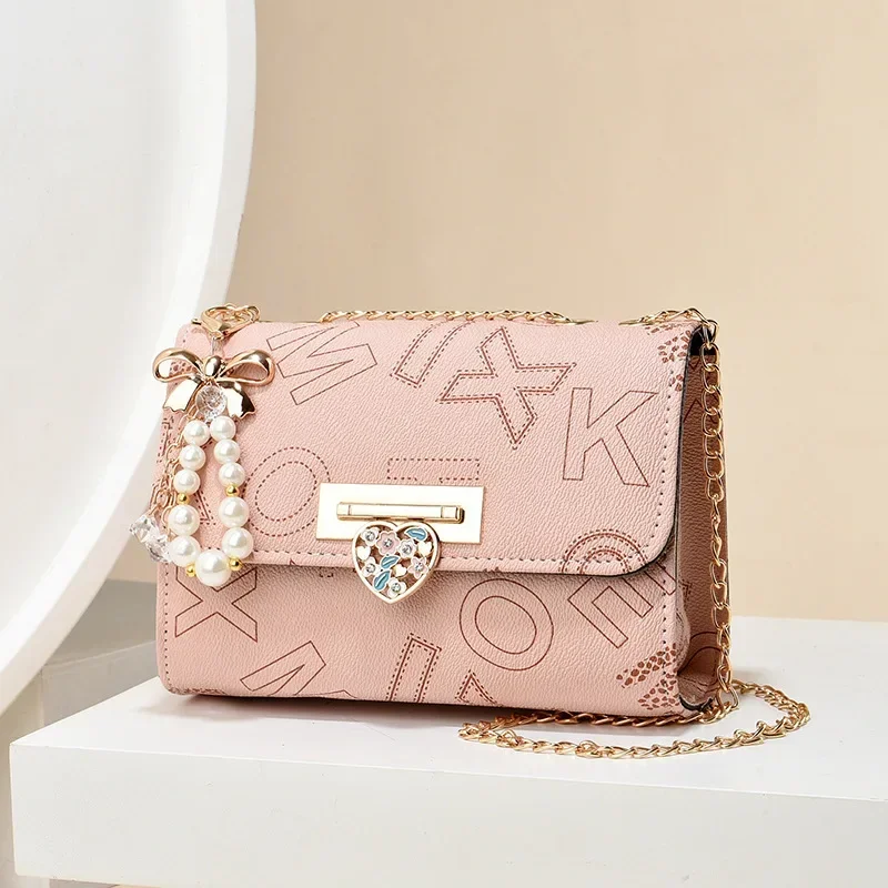 

2025 Small Square Bag Bag PU Material Fashion Versatile Letters Trendy Beaded Stitching Shoulder Chain Bag Korean Simple Yankee