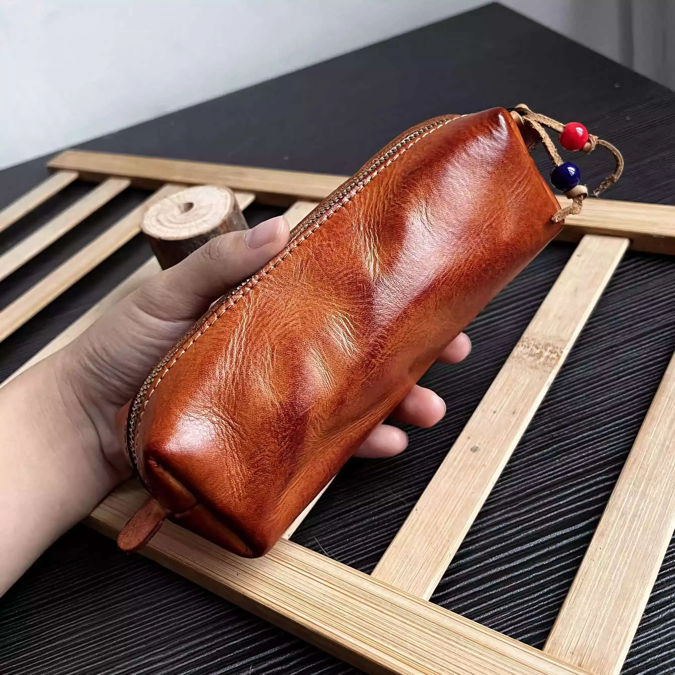 

Handmade Top Layer Cowhide Vegetable Tanned Leather Zipper Pen Bag