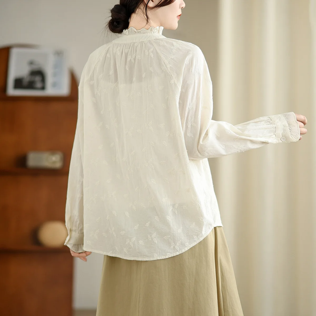 ใหม่2025ฤดูใบไม้ผลิผ้าฝ้ายเสื้อแขนยาวผู้หญิงRuffledเย็บปักถักร้อย, MoriสาวOL Retro Temperamentเดินทางเสื้อหลวมT53740CC