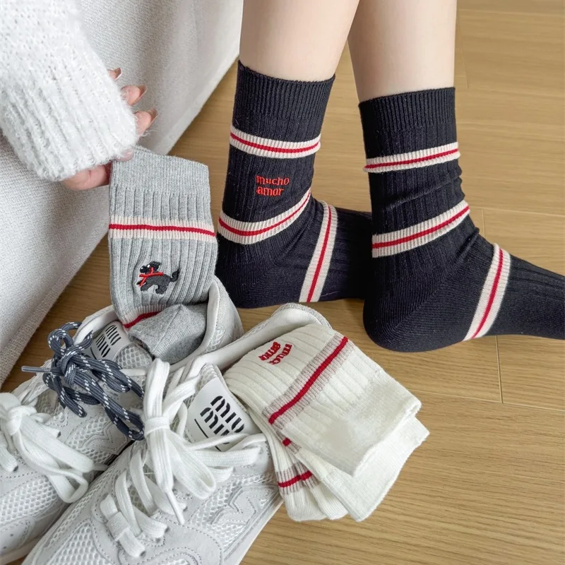 Haft kreskówkowy śliczne skarpetki damskie Casual Harajuku Streetwear śmieszne skarpetki dla psów moda japońska dziewczyny Lolita Kawaii skarpetki Sox