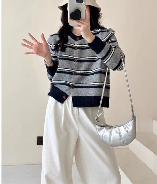 

Color Blocking Striped Short Knitted Cardigan 2025 New Loose and Versatile Sweater Long Sleeved Top Jacket