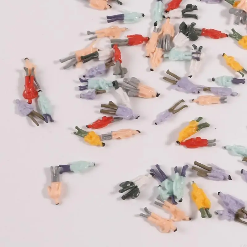 Y08D Simulated Model Train Street People Figure Model Building