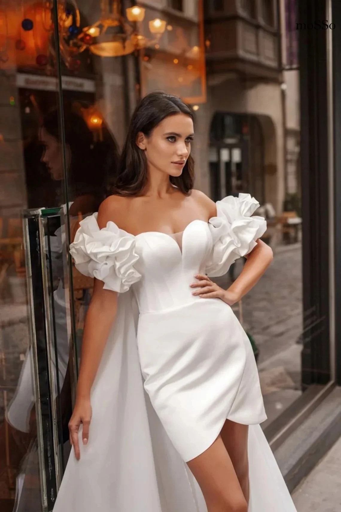 Abito da sposa bohémien con scollo a v classico da donna elegante con spacco laterale pieghe senza maniche abito da sposa da spiaggia personalizzato nuovo 2024