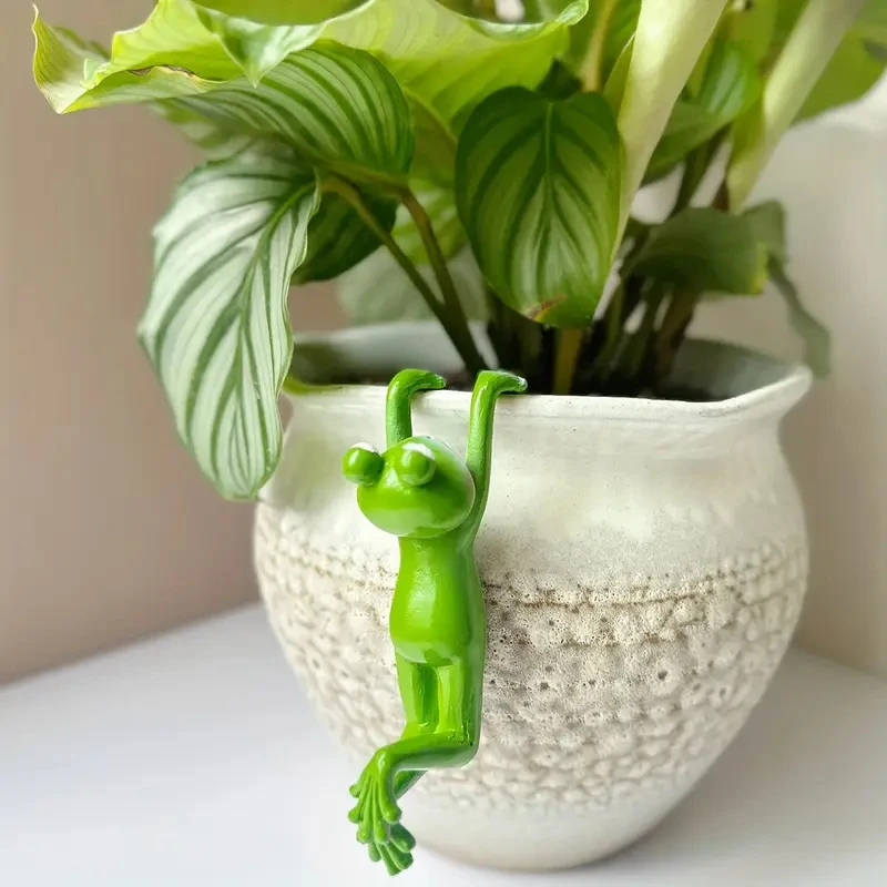 かわいい登山カエルの置物植木鉢ハガー樹脂ぶら下げカエルの彫刻屋外像植木鉢の装飾パティオの装飾品