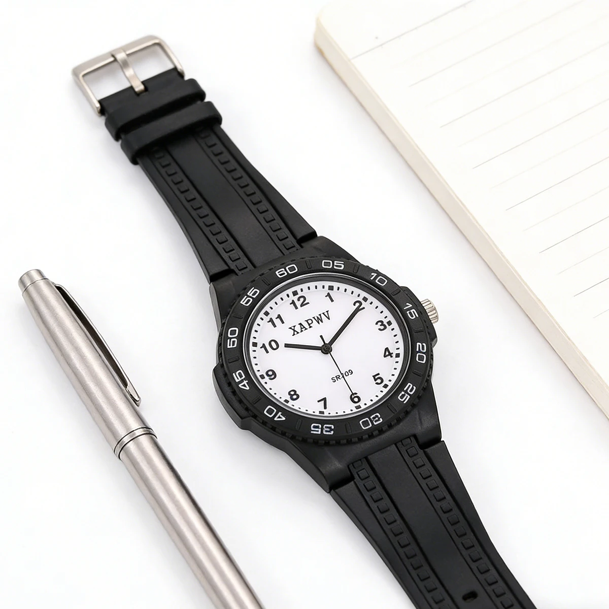 Silicone Quartz Casual Watch, Suitable for Women, Students, and Children, Fashionable and Simple, Durable and Easy to Wear view 2