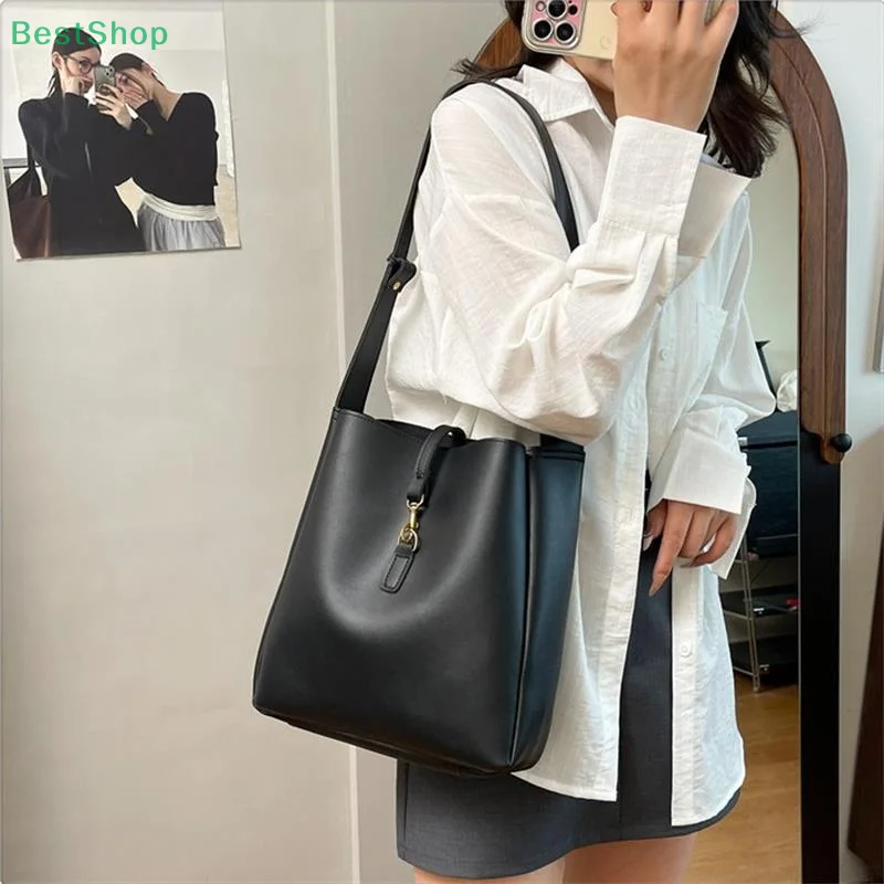 ★ ★ ★ حقيبة كتف جلدية ناعمة، حقيبة كتف عصرية بسيطة للركاب، حقيبة دلو كروس ذات سعة كبيرة للنساء