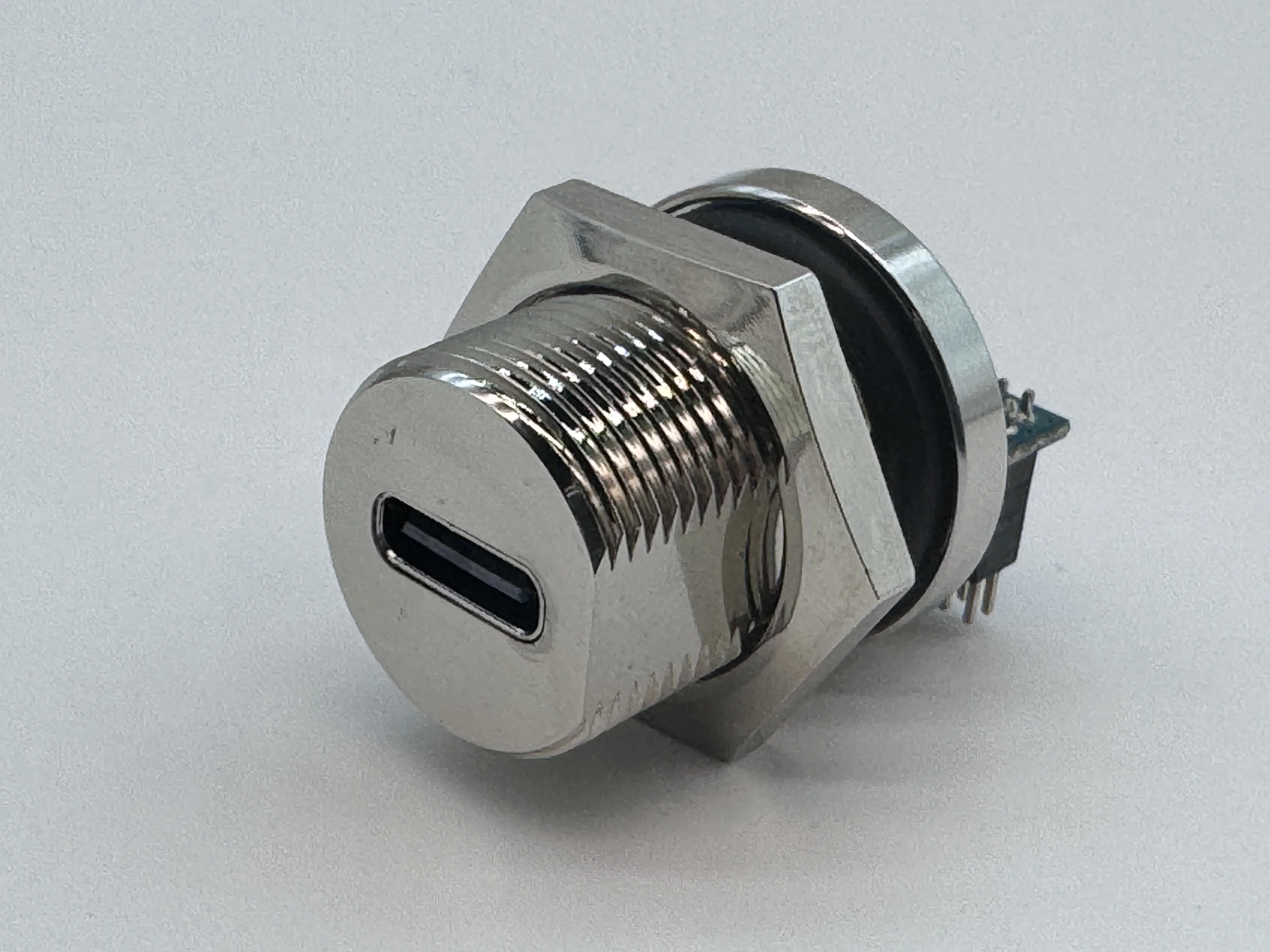 M16 USB 3.1 Gen 2 Type-C Receptacle Front-Locking Curved Needle Connector DIP Type