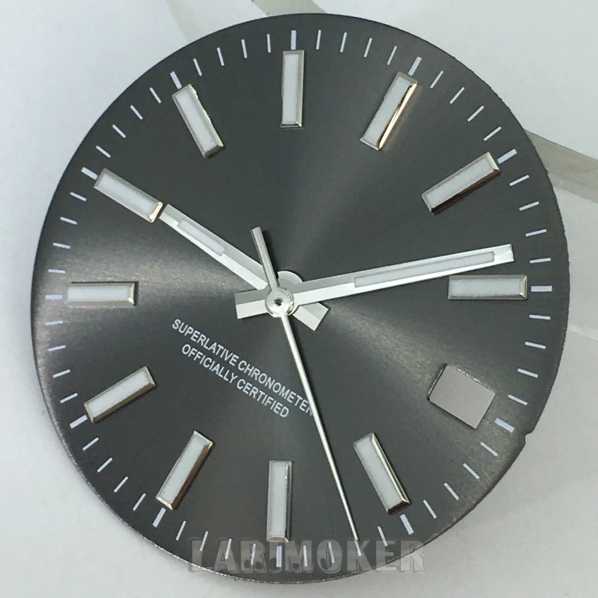 BLIGER 29mm watch has a C3 green luminescent dial and is paired with the NH35 movement Watch parts need to be replaced