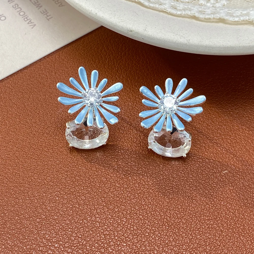 Thin coated small daisy petals zircon stud earrings femininity light luxury sweet versatile earrings