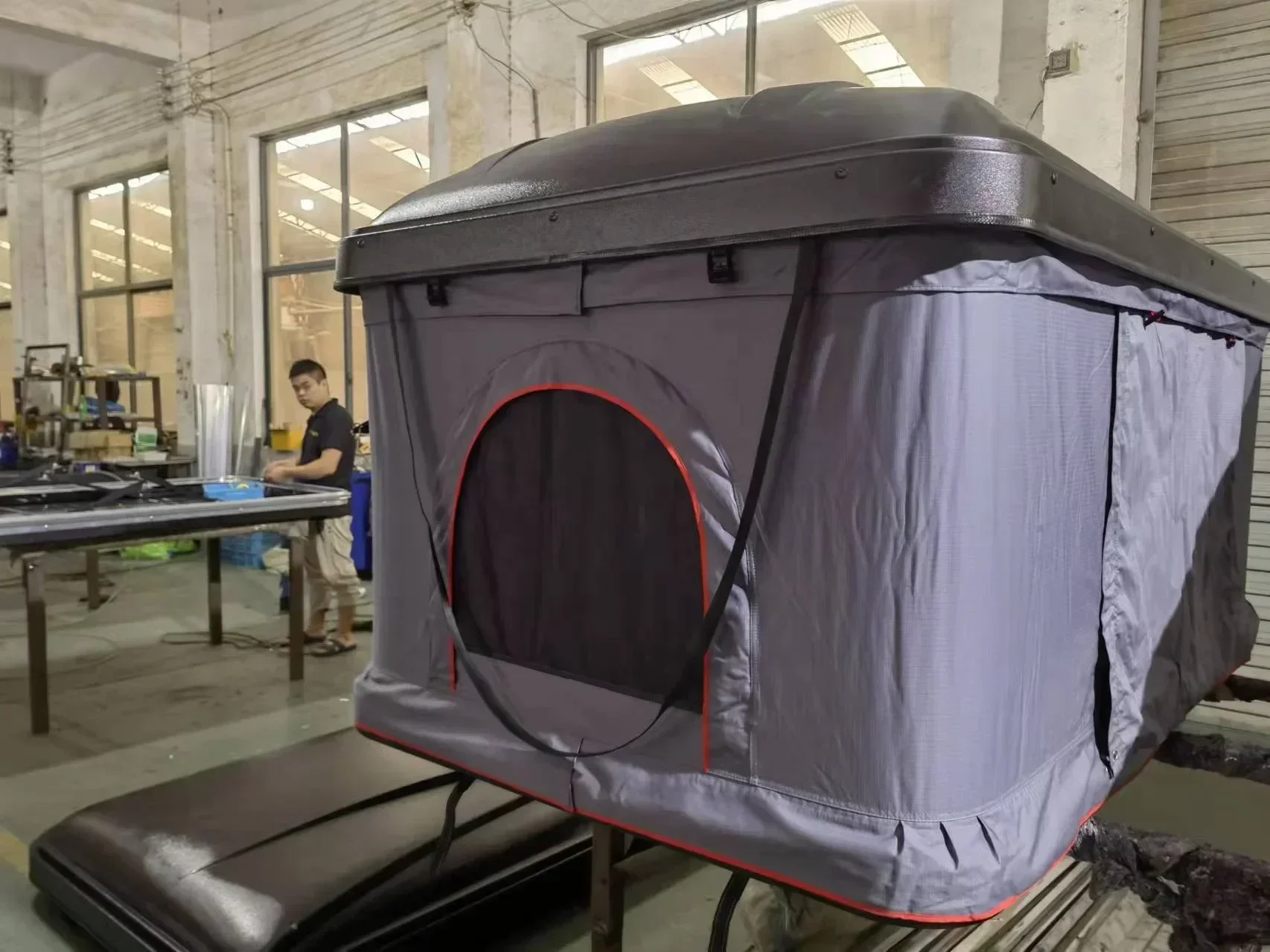 New High Quality Hard Shell Rooftop Tent 4x4 Off‑Road Camping Roof Tent For Wrangler Pickup Truck Outdoor Travel