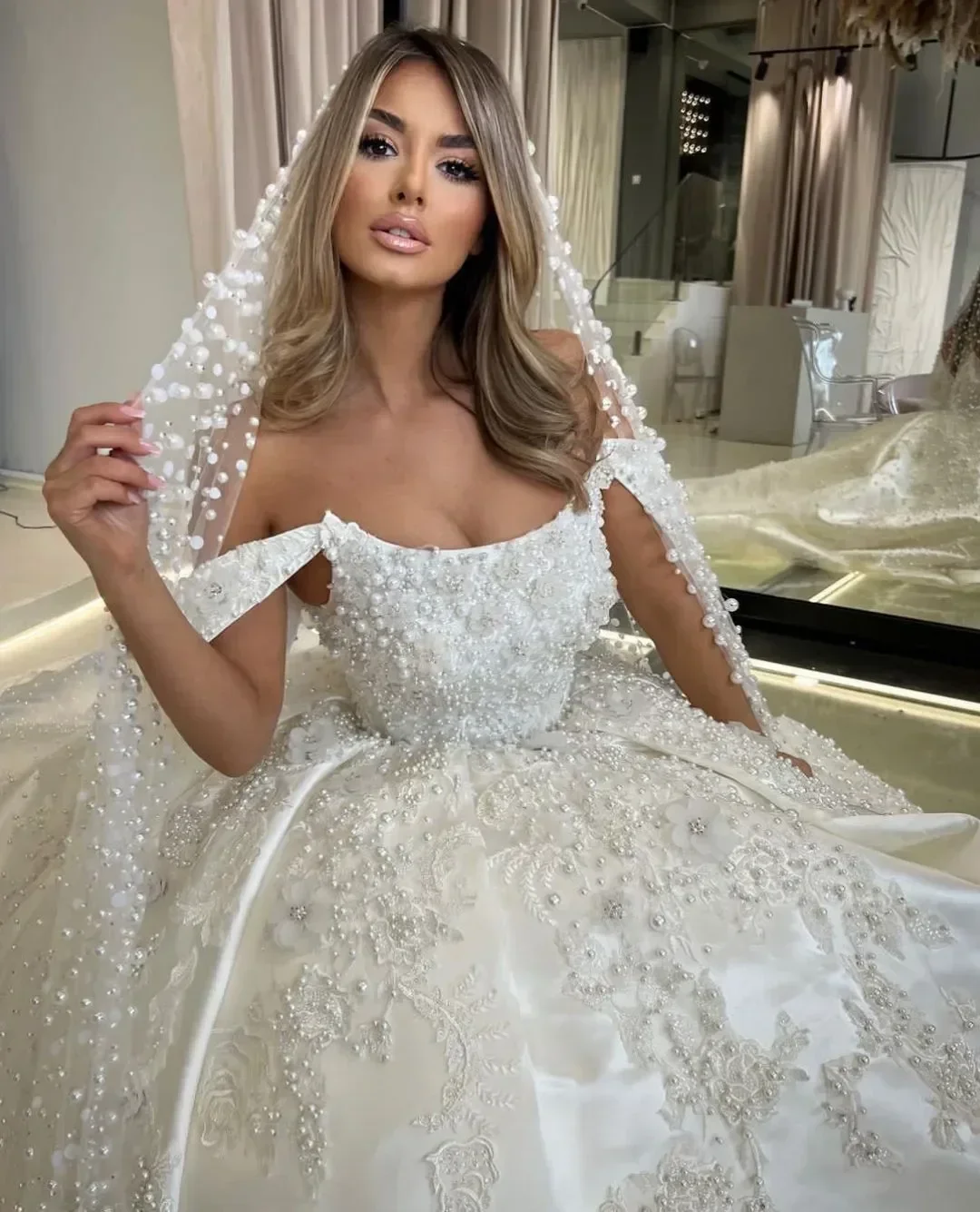 カスタムメイドの豪華なビーズパールのボールガウン、プラスサイズのウェディングドレス、サテン、スパンコール、アップリケ、ブライダルガウン、vestidos de novia（スペイン語でウェディングドレスの意味）