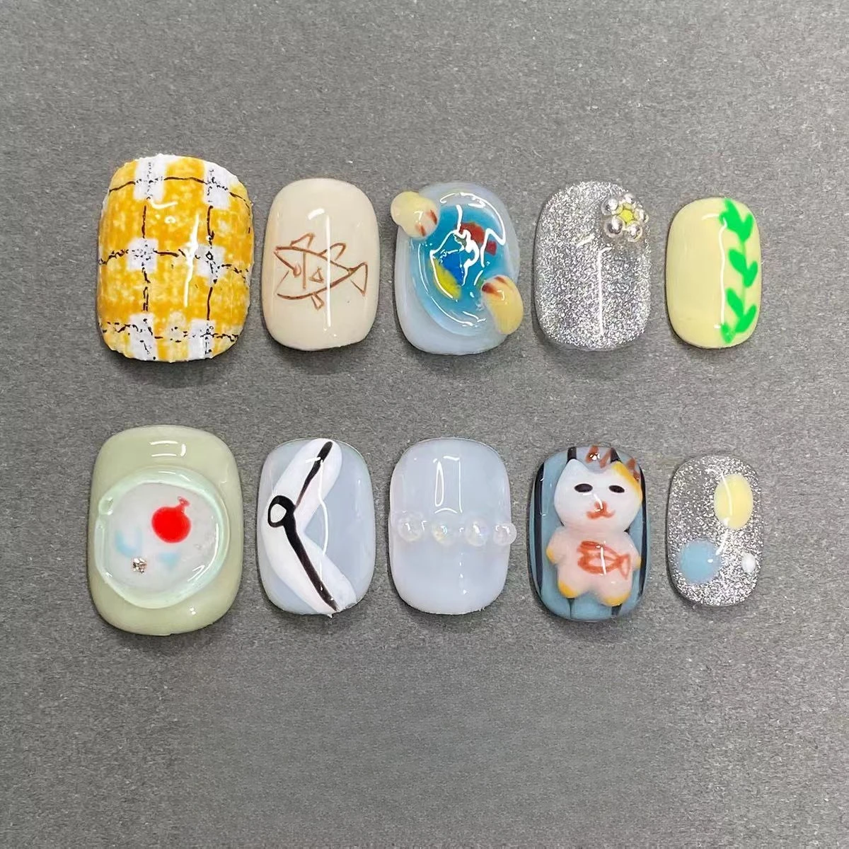 

Short 3D Embossed Cute Girl Series Handmade Wearing Armor Hand Painted Blush Premium White Removable Nail Patch Nail Art